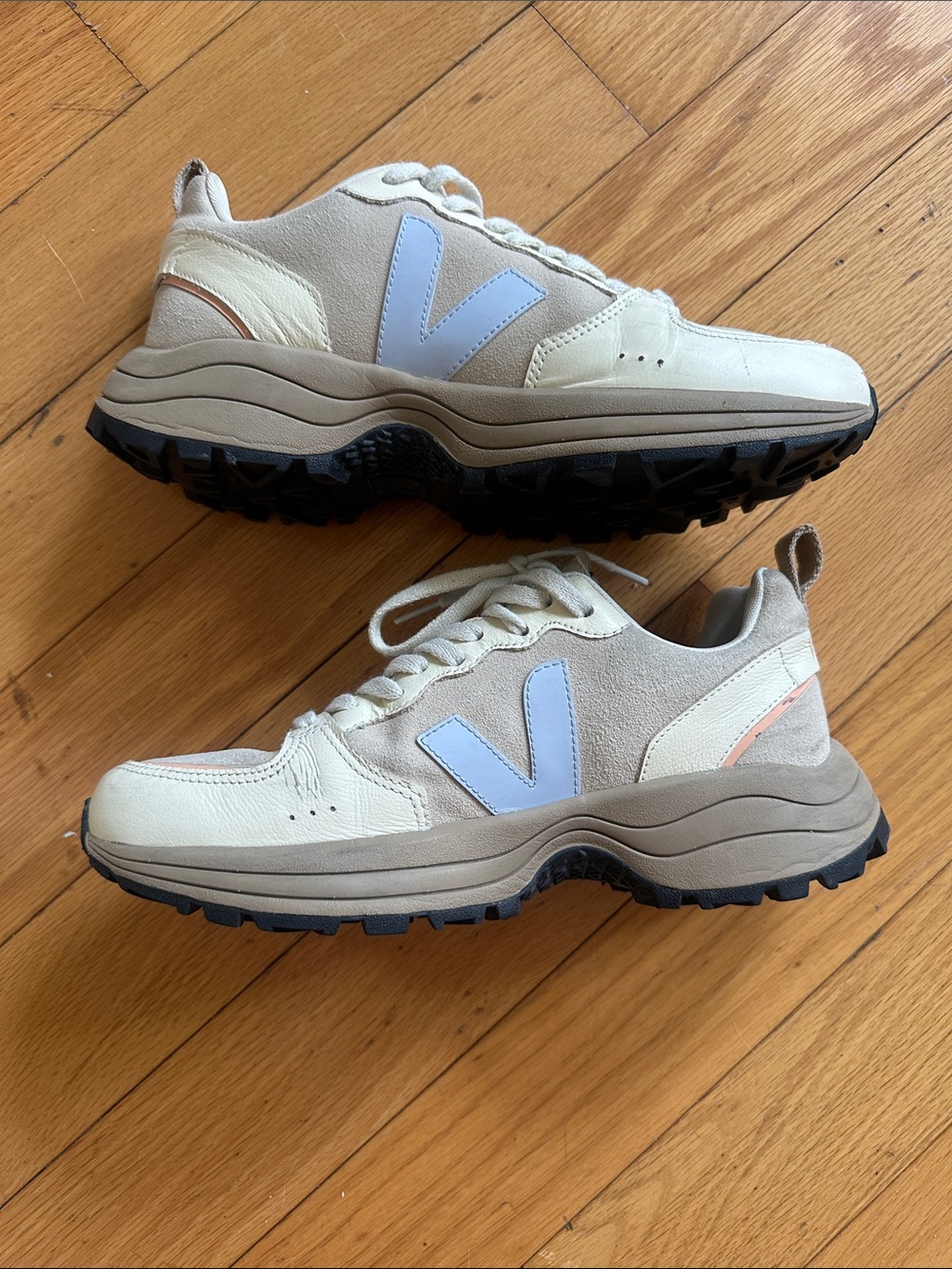 Veja sneakers barely worn!